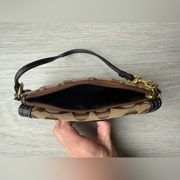 Coach Legacy Signature Brown Canvas Black Leather Trim Flap Wristlet wallett - Picture 5 of 6